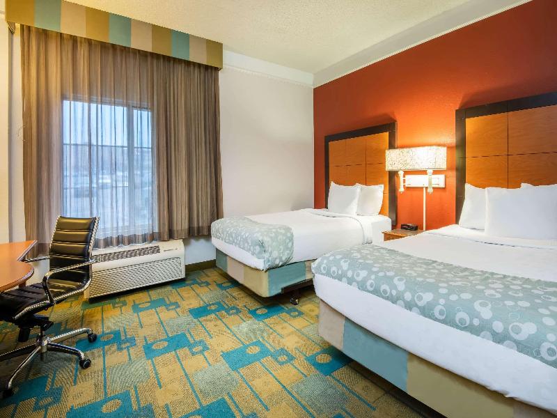 La Quinta Inn & Suites Colorado Springs South AP image