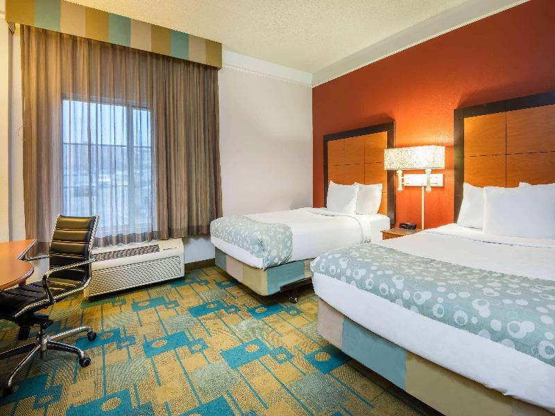La Quinta Inn & Suites Colorado Springs South AP image