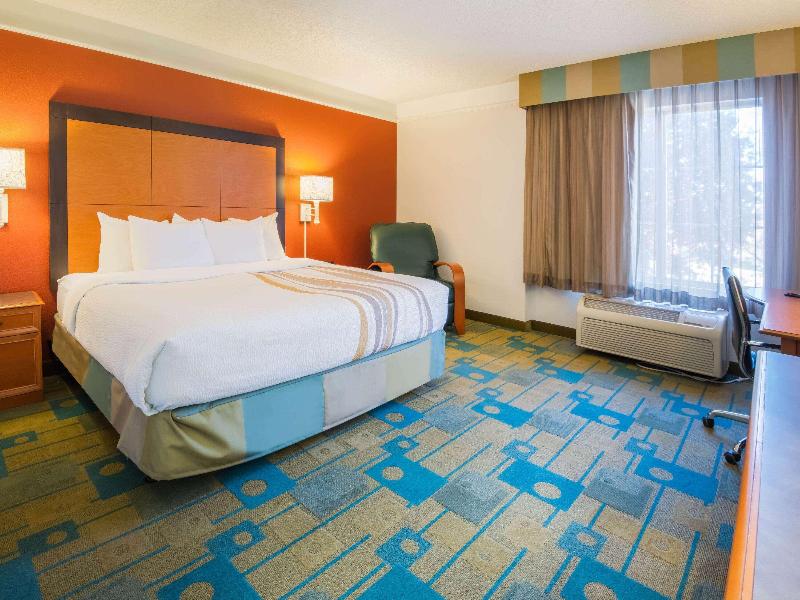La Quinta Inn & Suites Colorado Springs South AP image