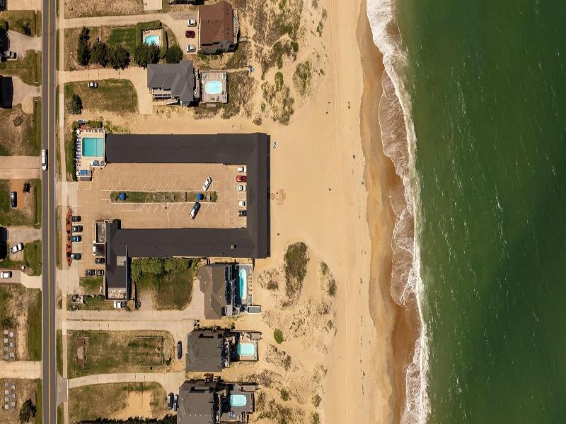 Dolphin Oceanfront Motel