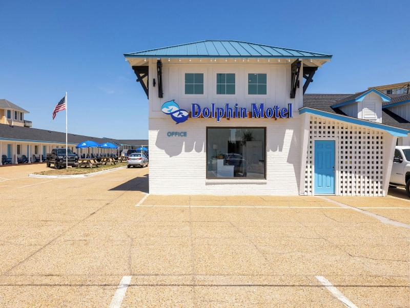 Dolphin Oceanfront Motel