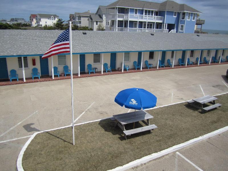 Dolphin Oceanfront Motel