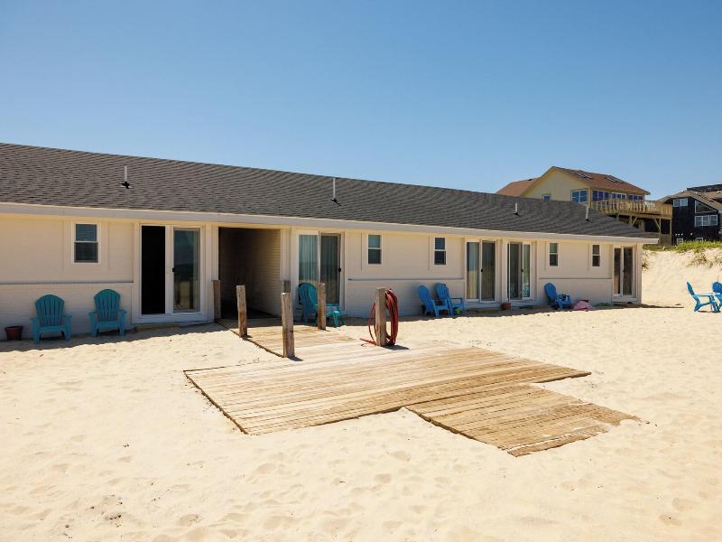 Dolphin Oceanfront Motel