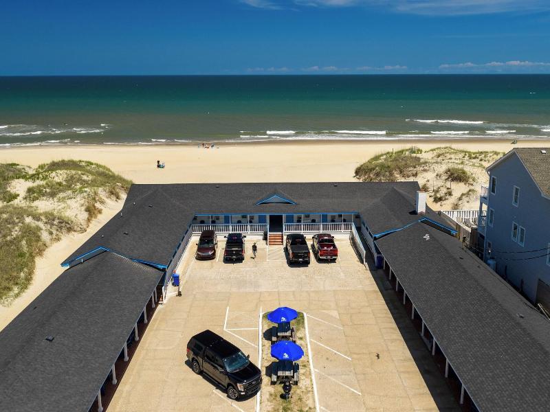 Dolphin Oceanfront Motel