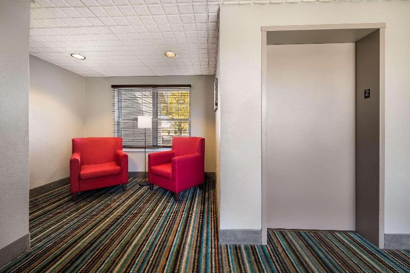 Country Inn & Suites Freeport image