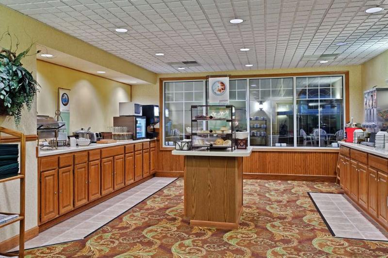 Country Inn & Suites Freeport image