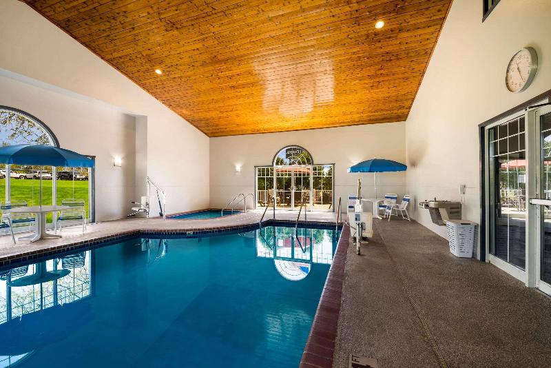 Country Inn & Suites Freeport image