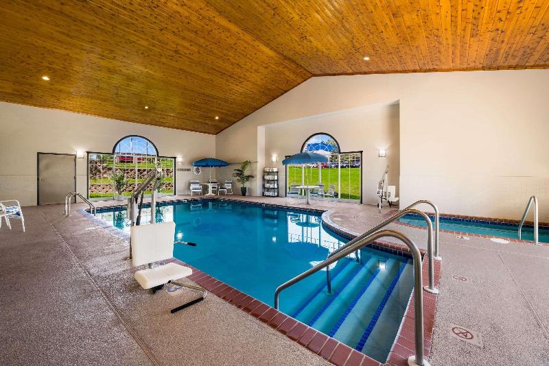 Country Inn & Suites Freeport image