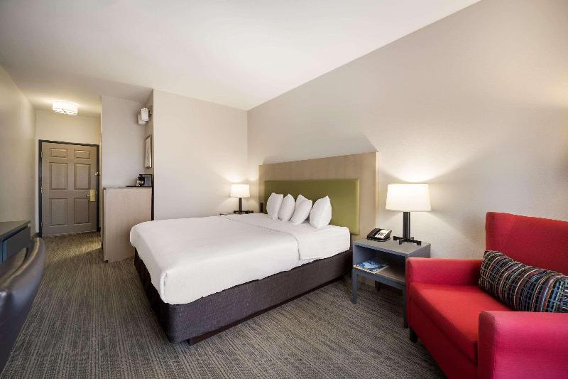 Country Inn & Suites Freeport image