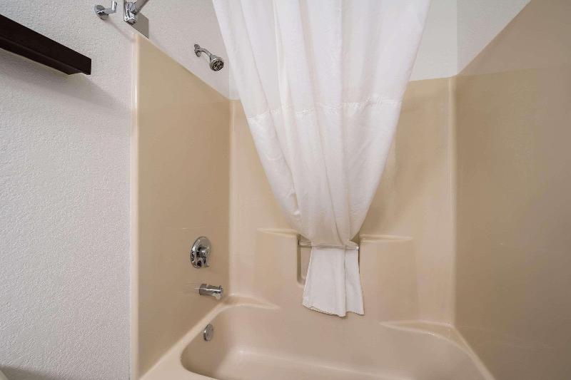 Country Inn & Suites Freeport image