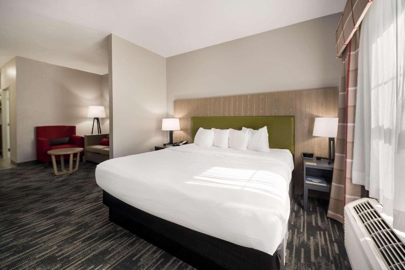 Country Inn & Suites Freeport image