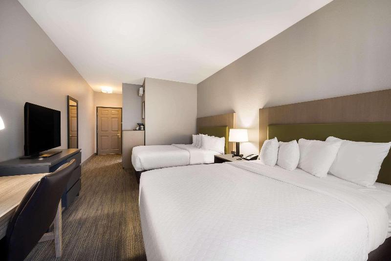 Country Inn & Suites Freeport image