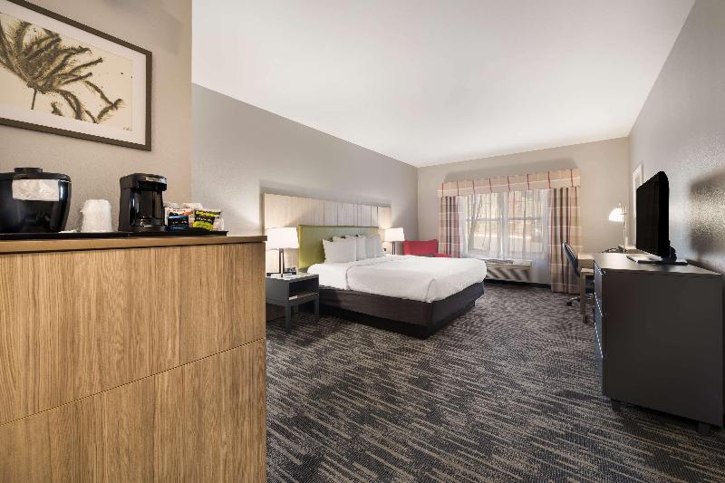 Country Inn & Suites Freeport image