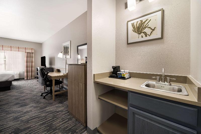 Country Inn & Suites Freeport image
