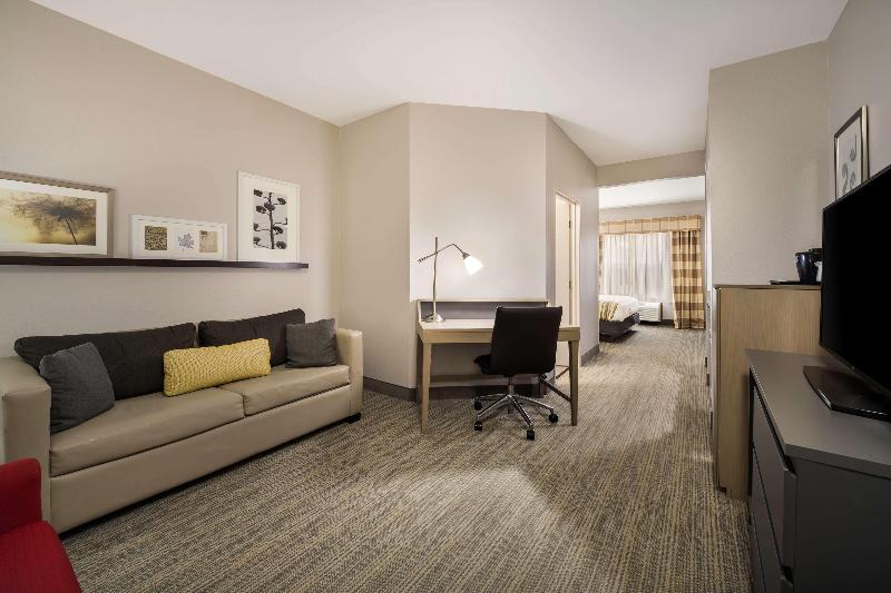 Country Inn & Suites Freeport image