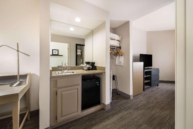 Country Inn & Suites Freeport image