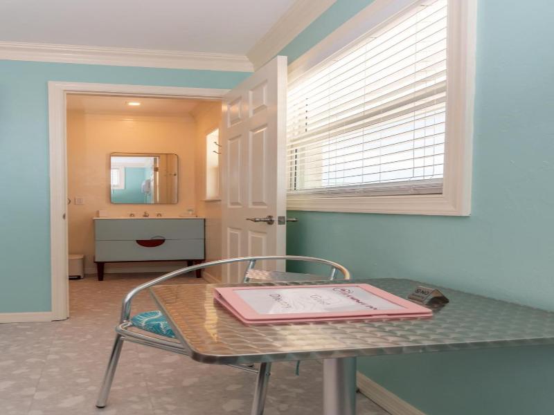Flamingo Inn image