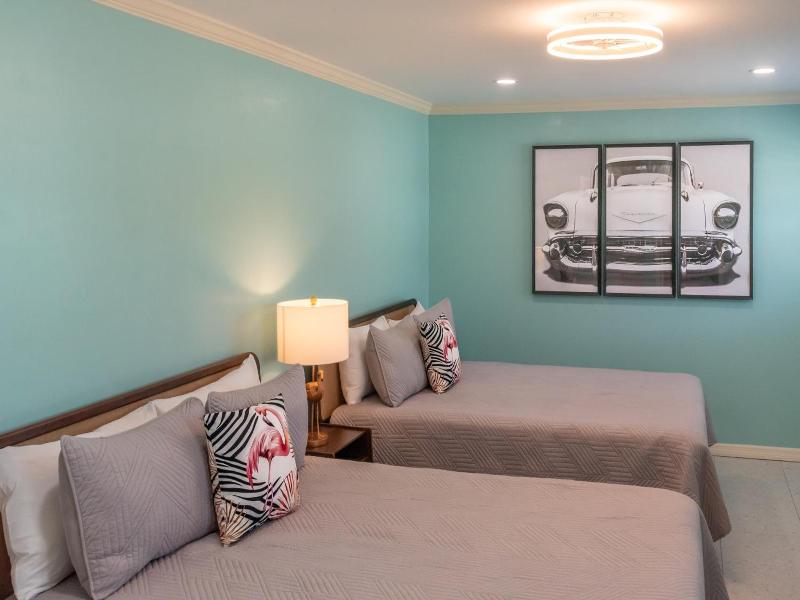 Flamingo Inn image
