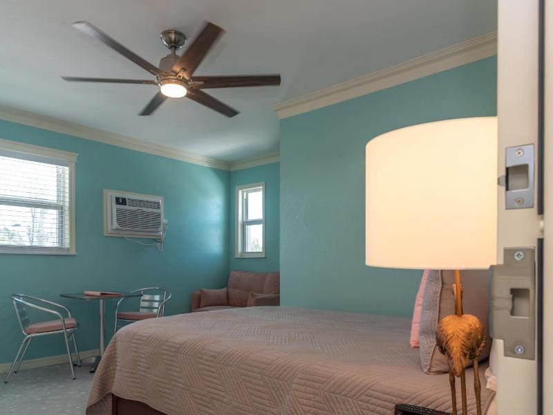 Flamingo Inn image