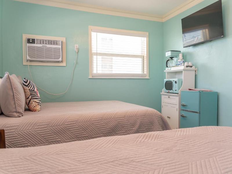 Flamingo Inn image