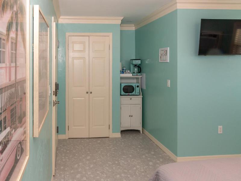 Flamingo Inn image