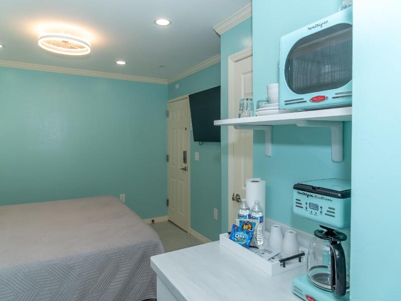 Flamingo Inn image