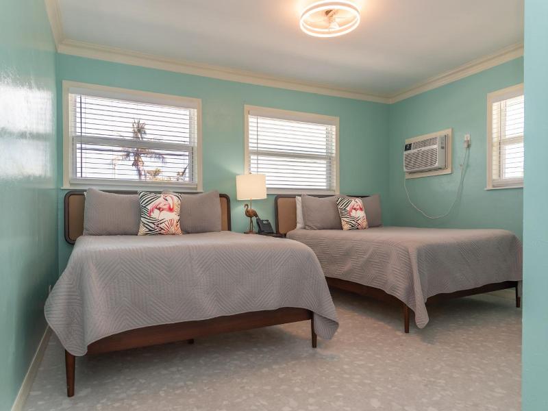 Flamingo Inn image