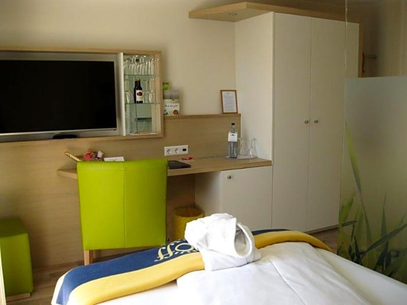 Seehotel Off image