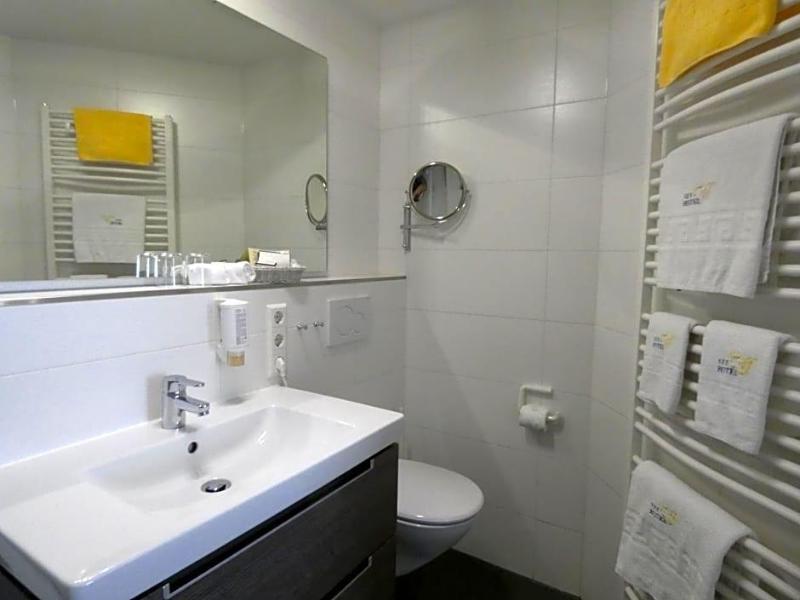 Seehotel Off image