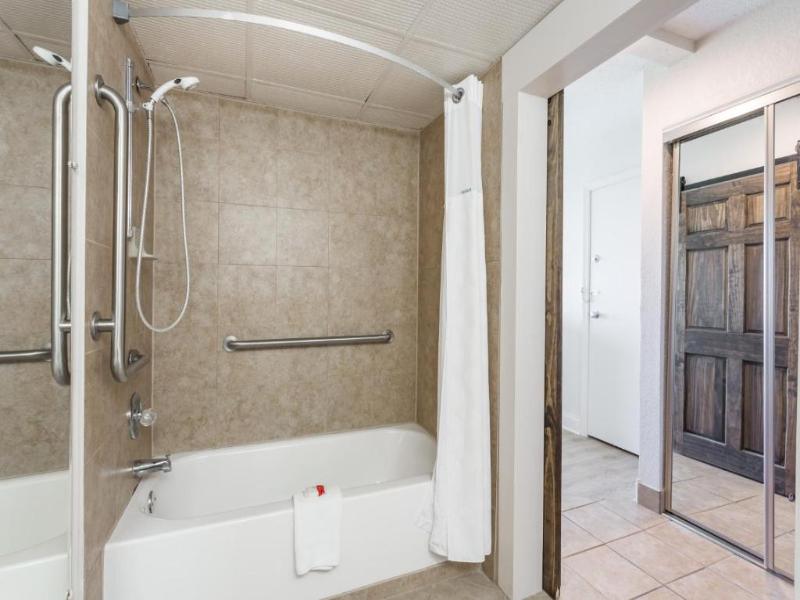 Ramada Plaza by Wyndham Nags Head Oceanfront image