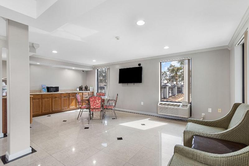 Regency Inn Hotel Fort Walton image