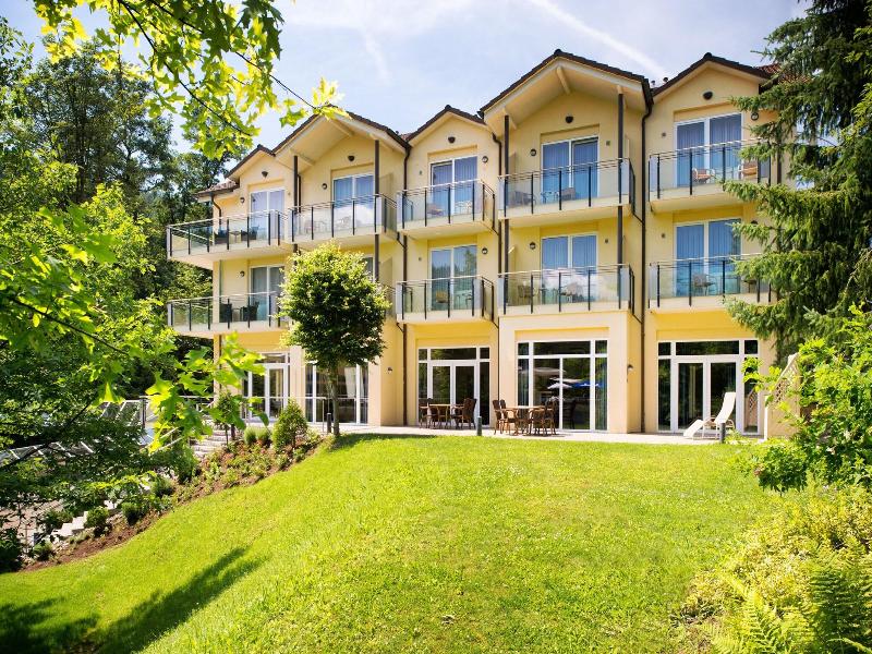 Villa Marburg im Park image