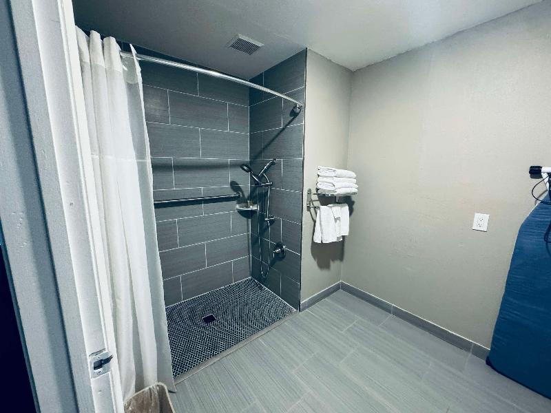 SureStay by Best Western Fresno Central image