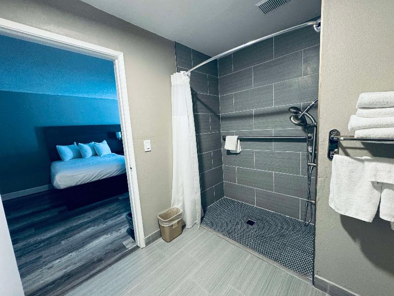 SureStay by Best Western Fresno Central image