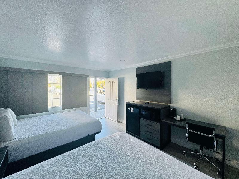 SureStay by Best Western Fresno Central image