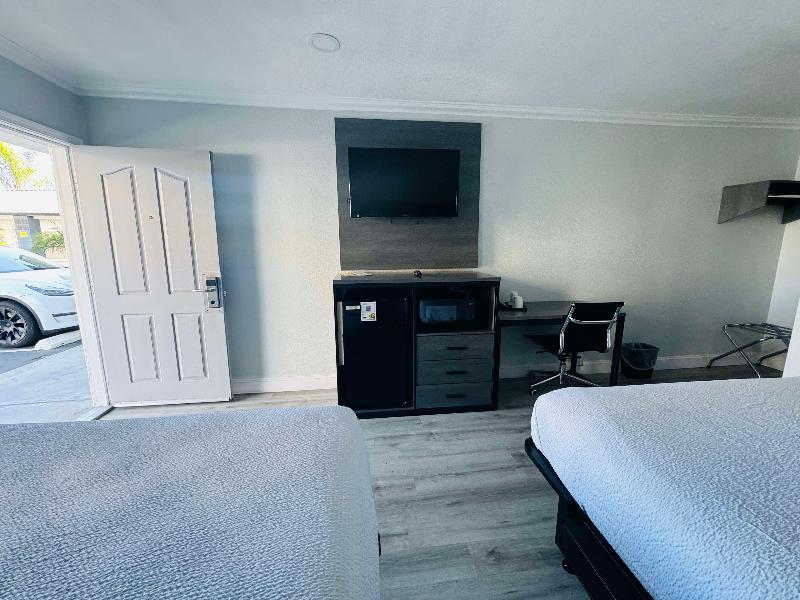 SureStay by Best Western Fresno Central image