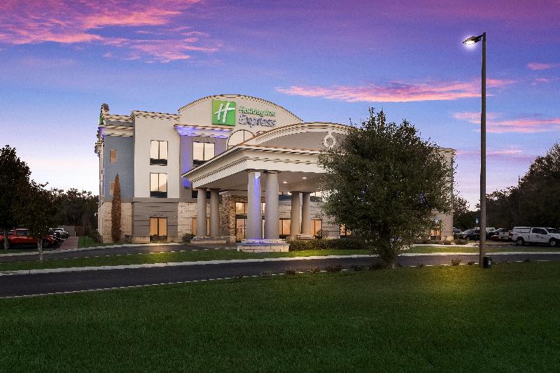 Holiday Inn Express & Suites Perry By IHG image
