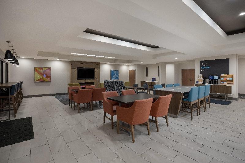 Holiday Inn Express & Suites Perry By IHG image