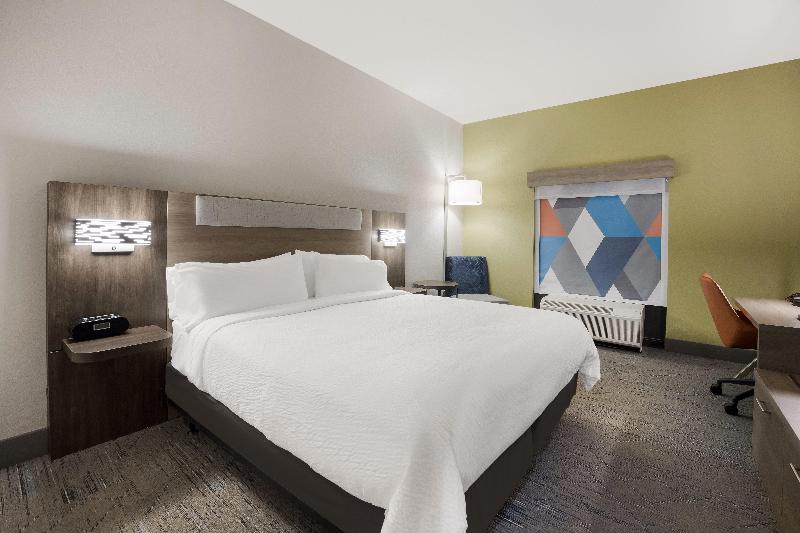 Holiday Inn Express & Suites Perry By IHG image