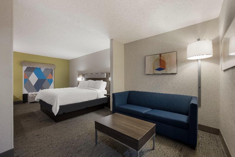 Holiday Inn Express & Suites Perry By IHG image