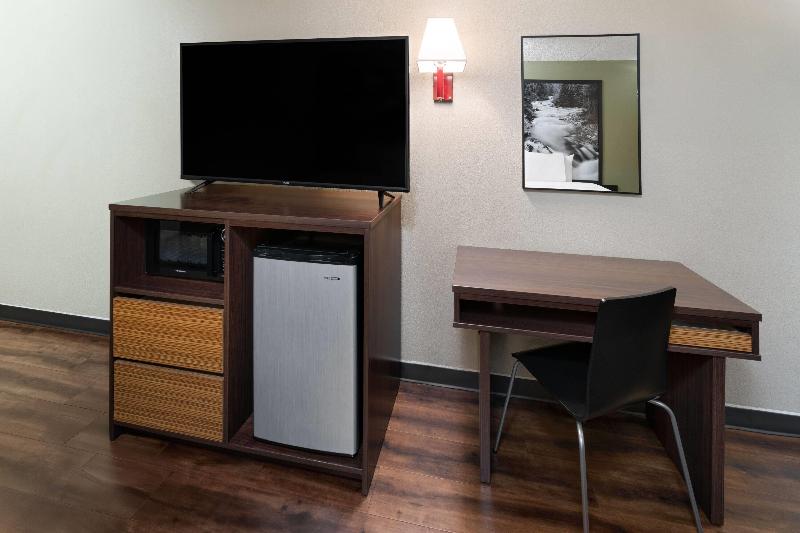 Super 8 by Wyndham Colo. Sprs. Garden Of The Gods image