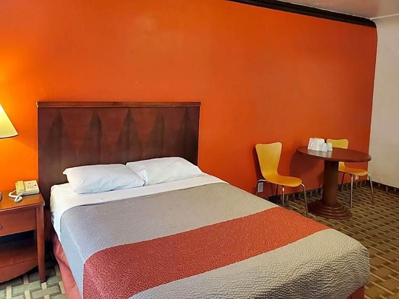 Americas Best Value Inn & Suites Cañon City image