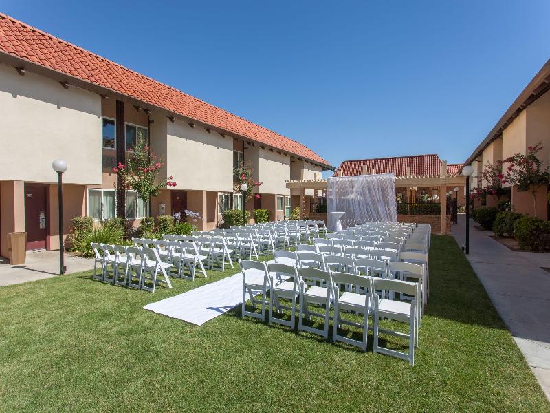 Ramada by Wyndham Fresno North