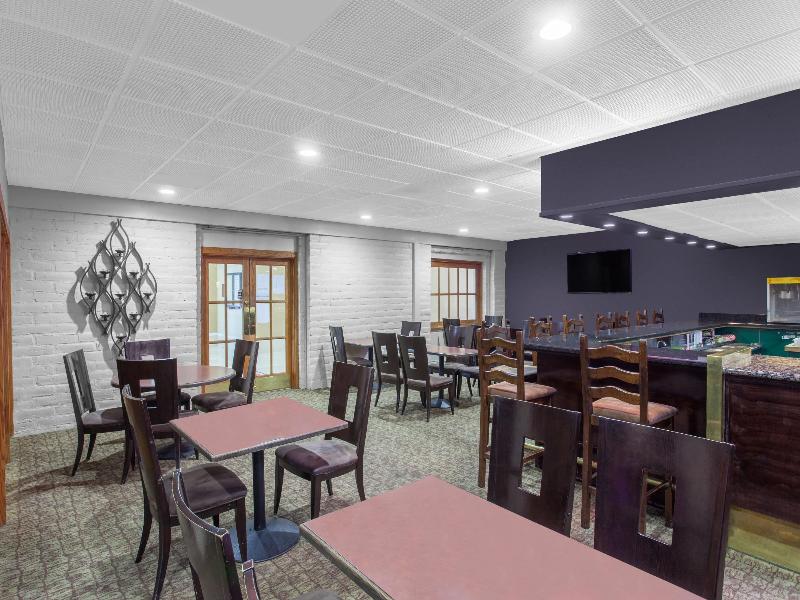 Ramada by Wyndham Fresno North image