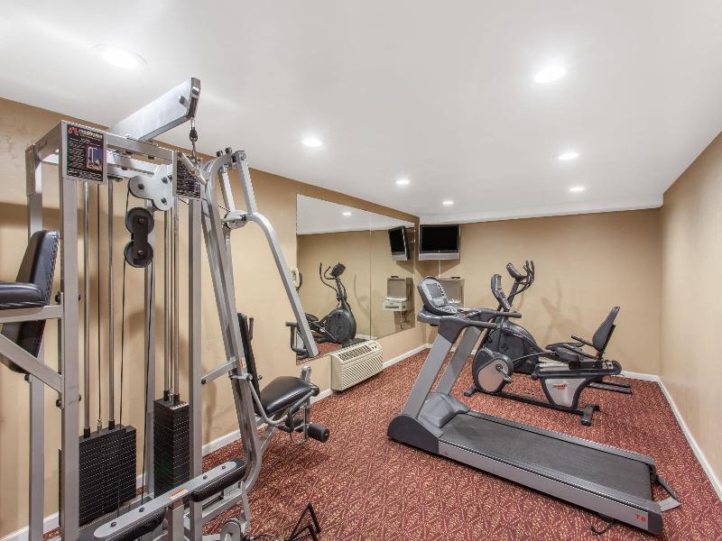 Ramada by Wyndham Fresno North image