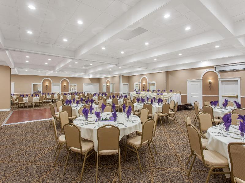 Ramada by Wyndham Fresno North image