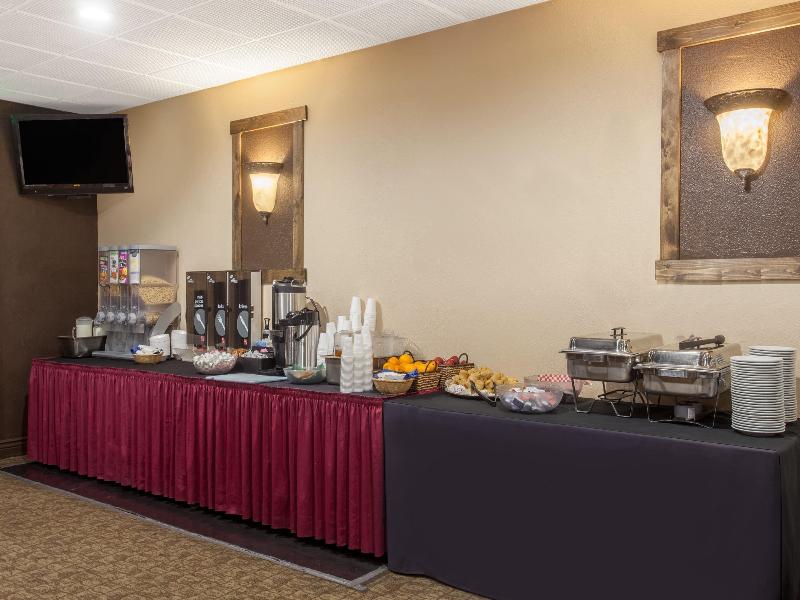 Ramada by Wyndham Fresno North
