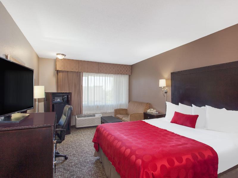 Ramada by Wyndham Fresno North image