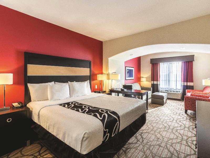 SUITE DELUXE KING BED