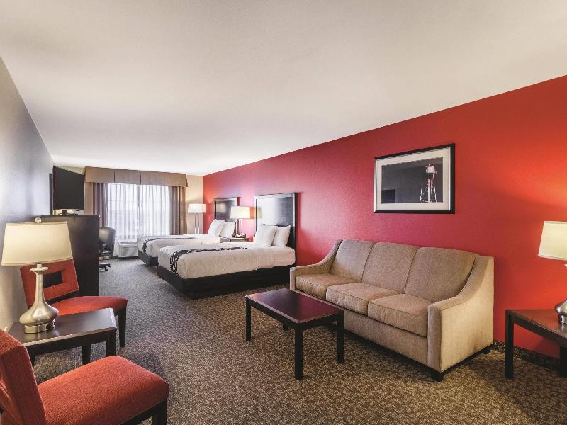 SUITE DELUXE TWO QUEEN BEDS